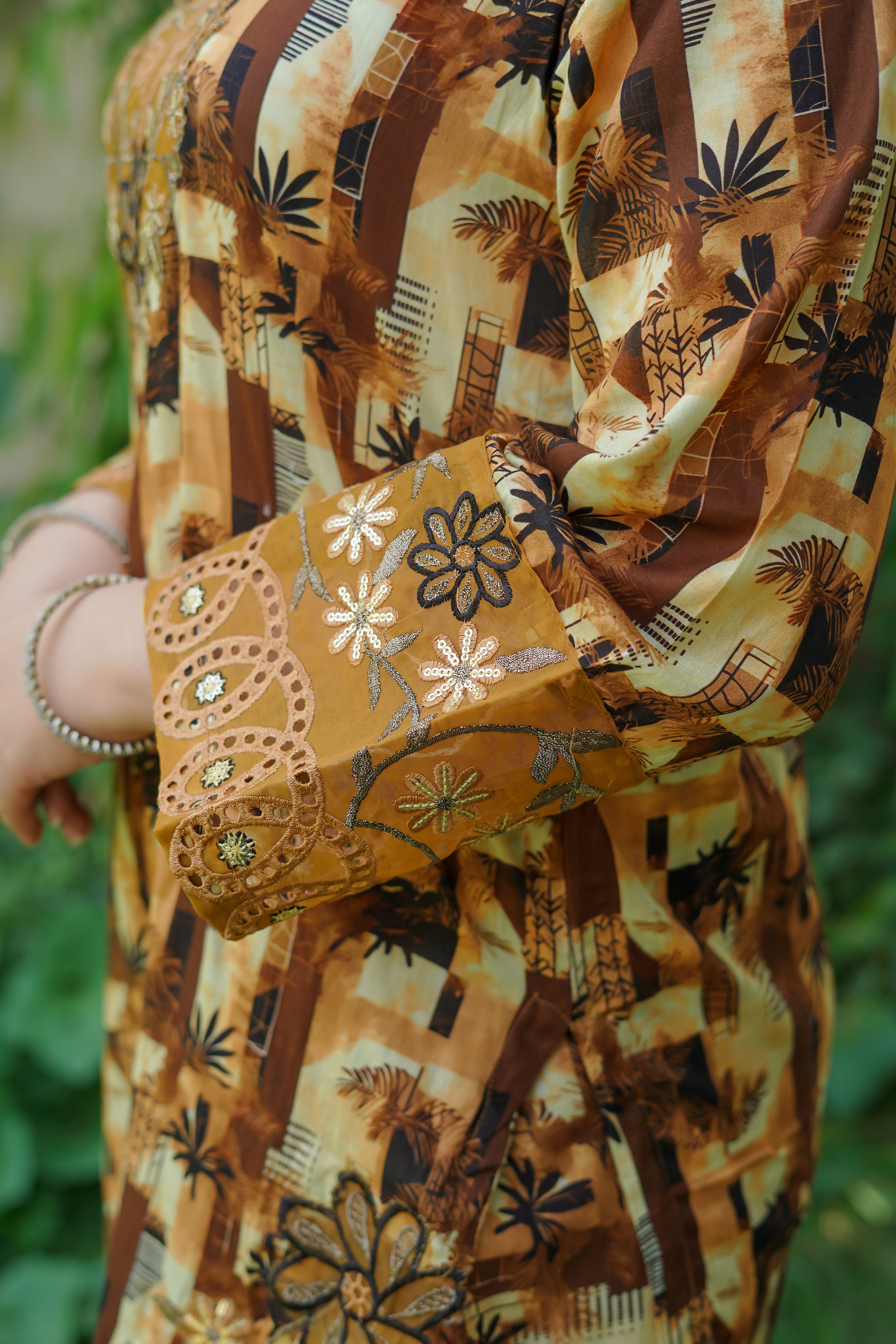Rida Embroidered 3Pcs ( Lawn Fabric )