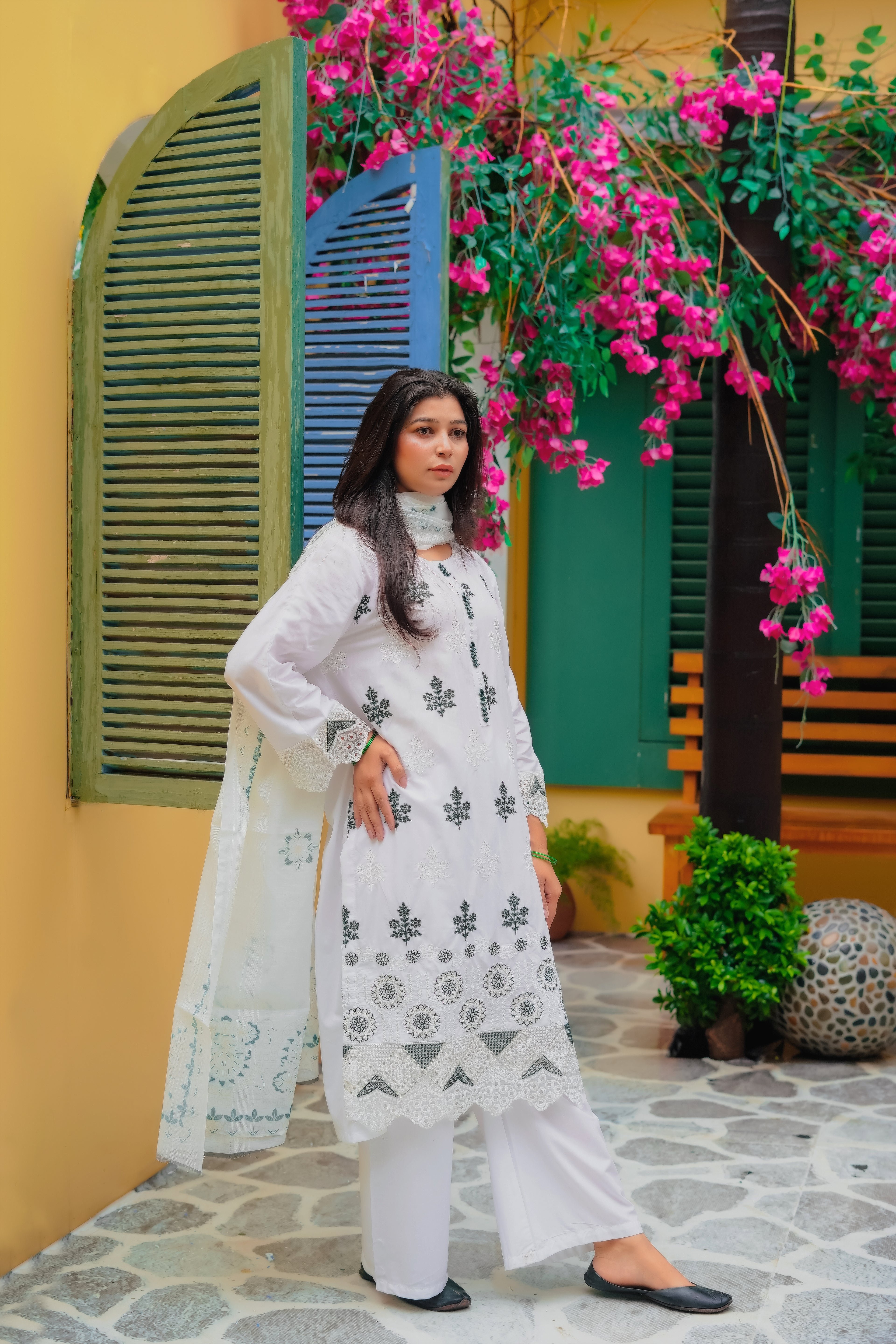 Zafra Embroidered 3Pcs ( Lawn Fabric )