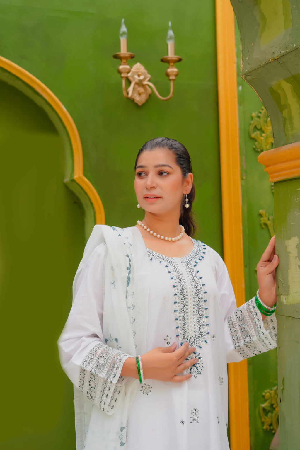 Maira Embroidered 3Pcs ( Lawn Fabric )